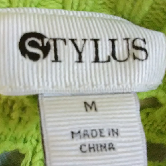 SALE Stylus Open Knit Sweater. Size Medium - Picture 3 of 3